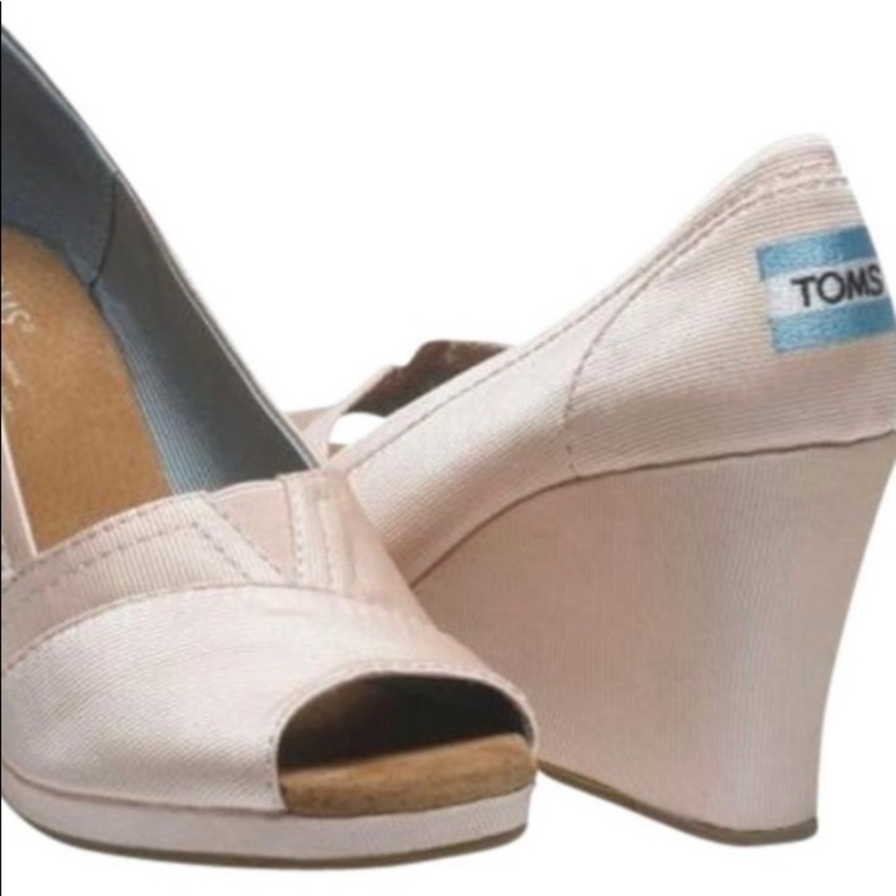 Size Women’s 10 Tom’s Wedges